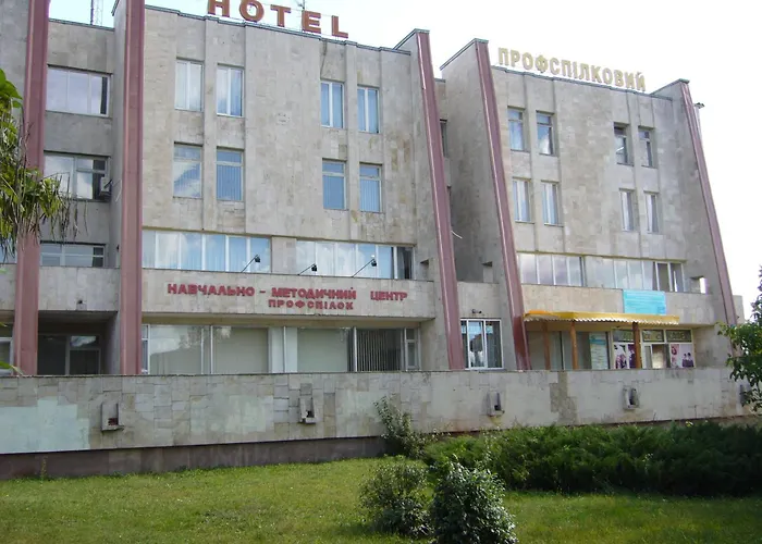 Hotel Profspilkovyi Луцьк